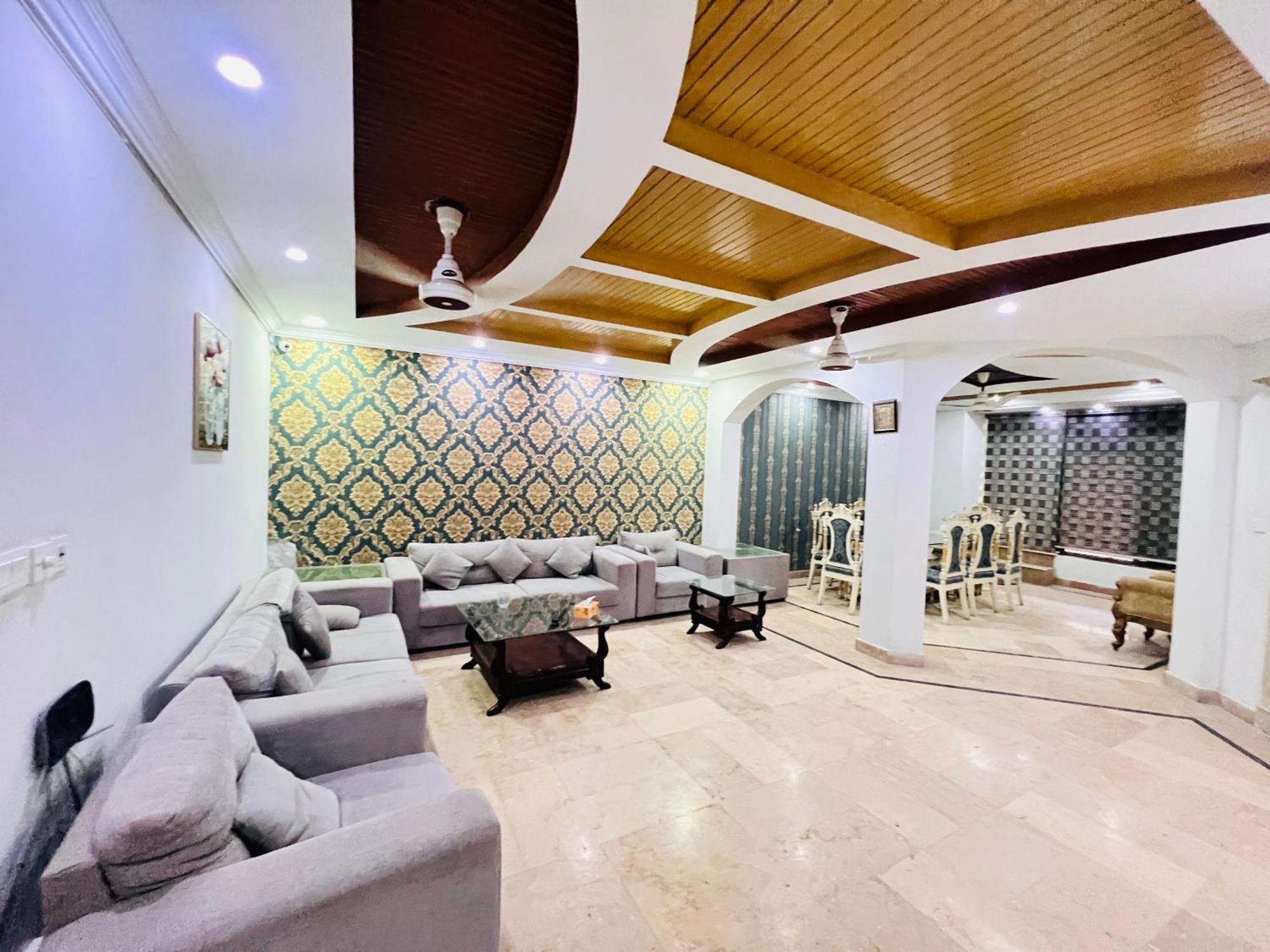Holiday In Islamabad Exterior photo